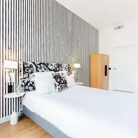 The Originals Boutique, Hotel Le Lion, Clermont-Ferrand Exterior photo